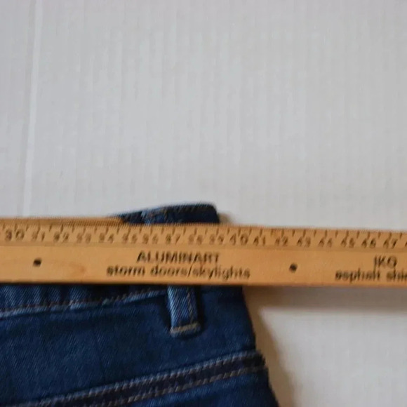 SANTANA Stretchy Jeans - Picture 4 of 9